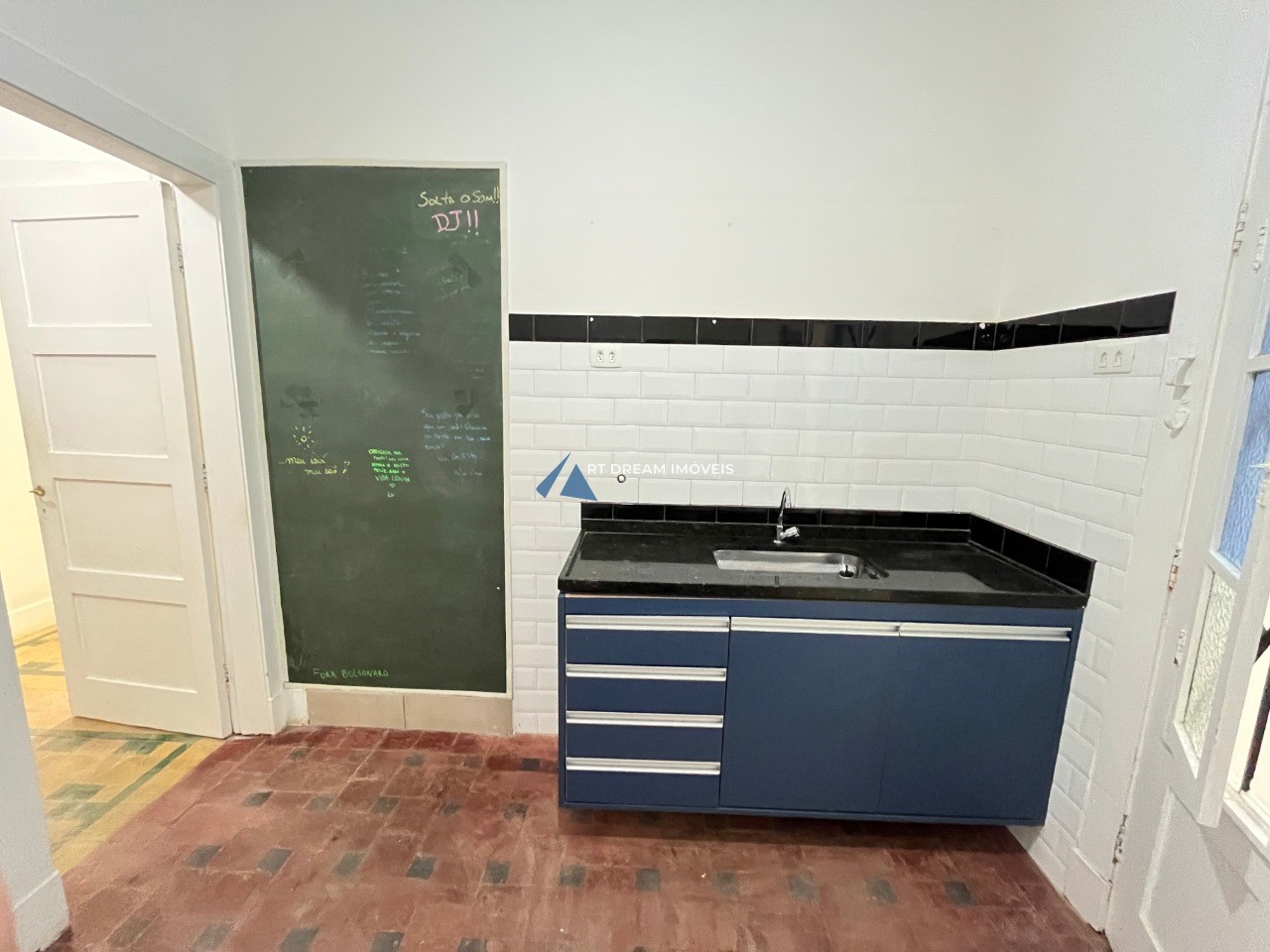 Prédio Inteiro para alugar com 2 quartos, 57m² - Foto 15