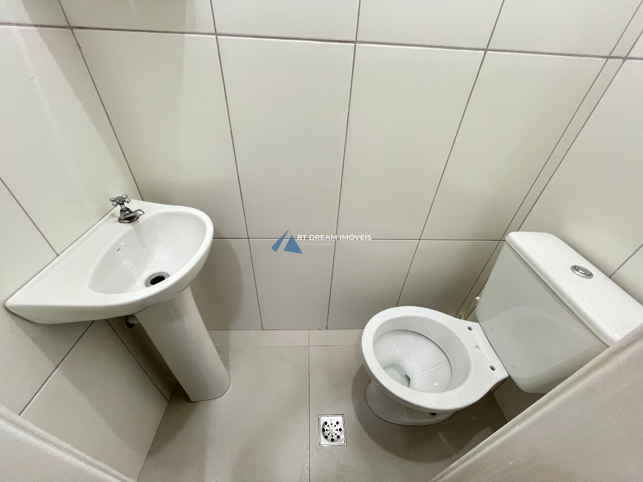 Prédio Inteiro para alugar com 2 quartos, 57m² - Foto 20