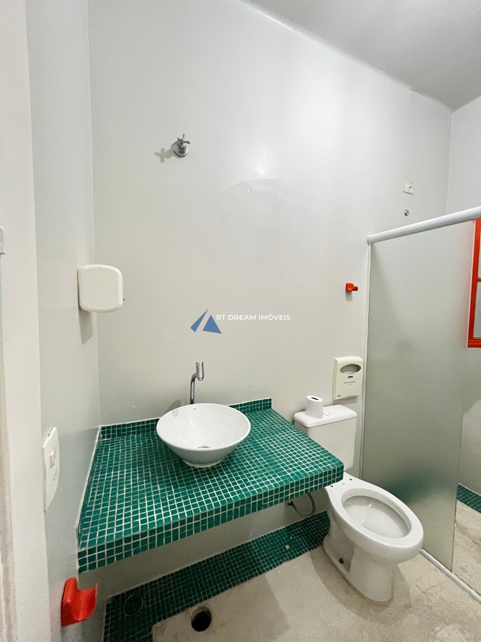 Prédio Inteiro para alugar com 2 quartos, 57m² - Foto 25