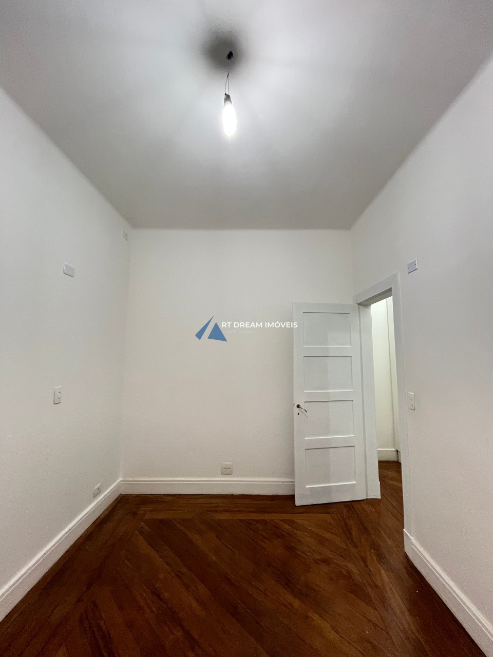 Prédio Inteiro para alugar com 2 quartos, 57m² - Foto 3
