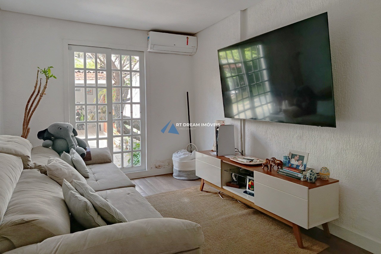 Casa para alugar com 3 quartos, 200m² - Foto 4