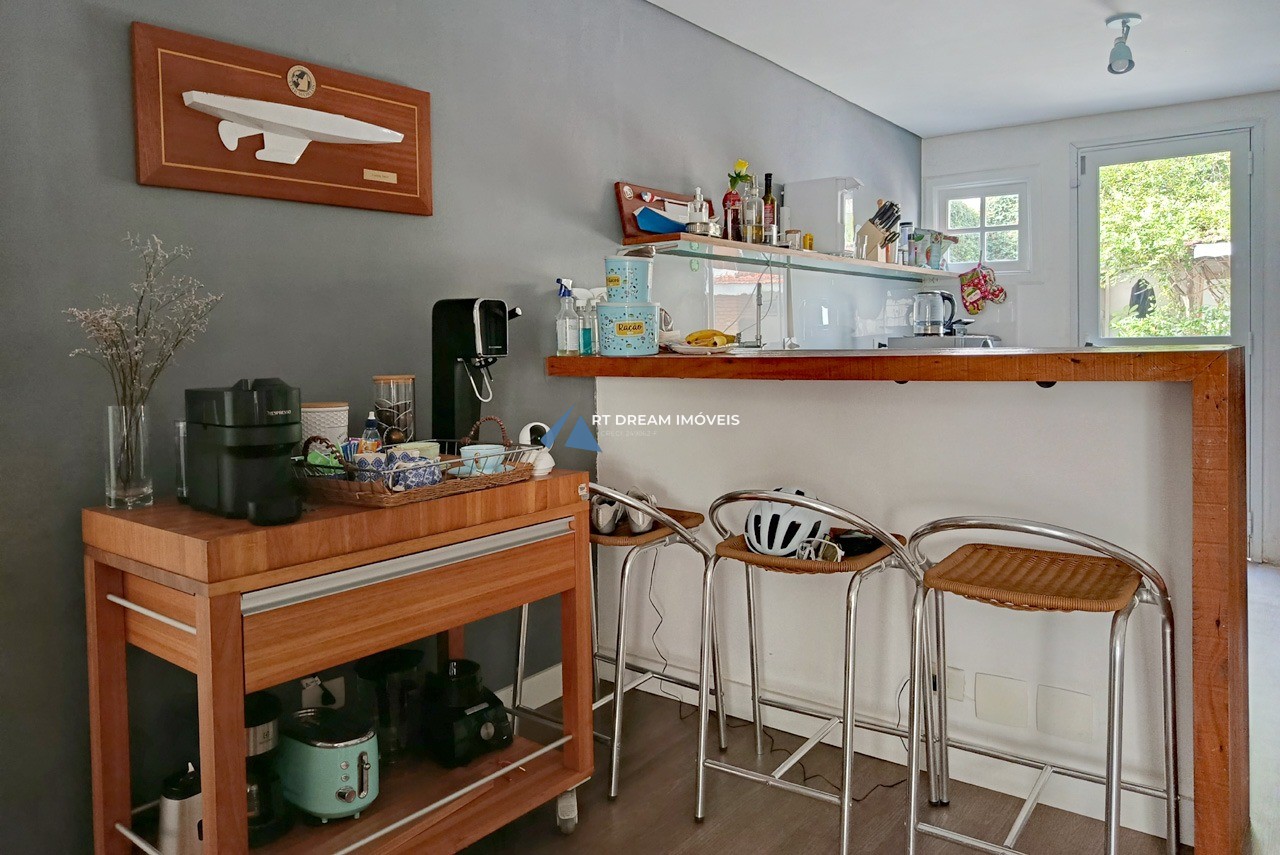 Casa para alugar com 3 quartos, 200m² - Foto 6