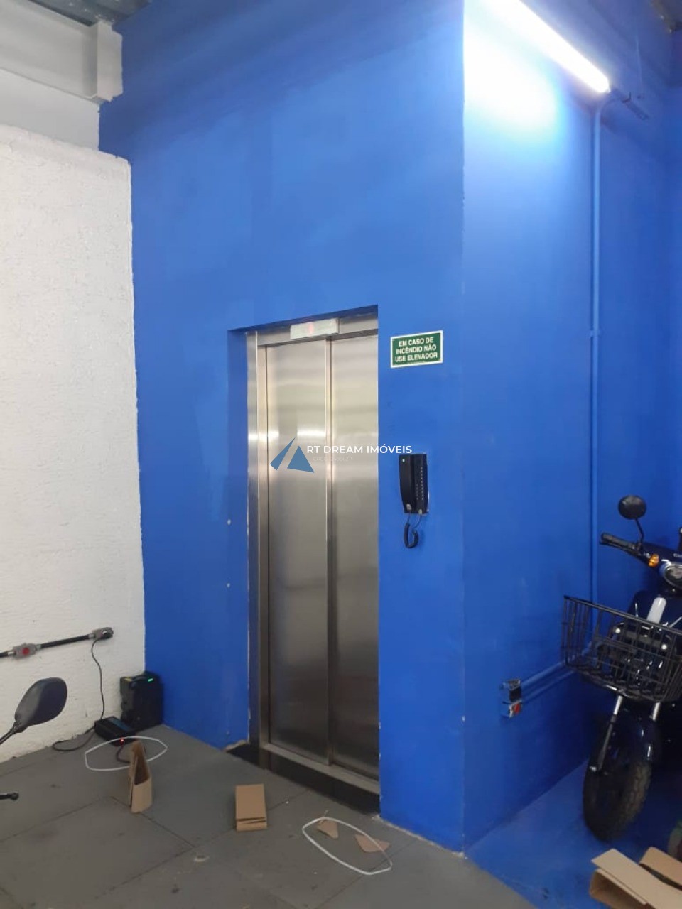 Depósito-Galpão-Armazém à venda e aluguel, 700m² - Foto 1