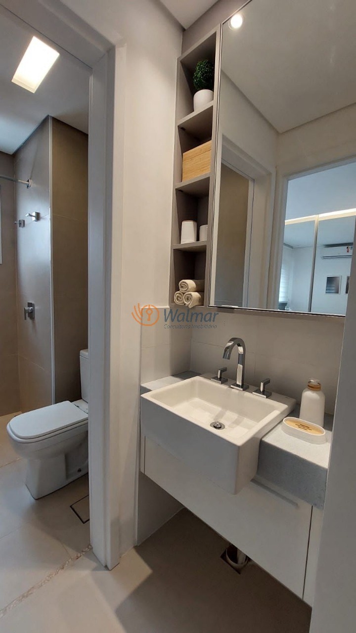 Apartamento à venda no Cambuí, Campinas-SP: 1 quarto, 2 salas, 1 banheiro, 1 vaga de garagem, 39,98 m² de área.