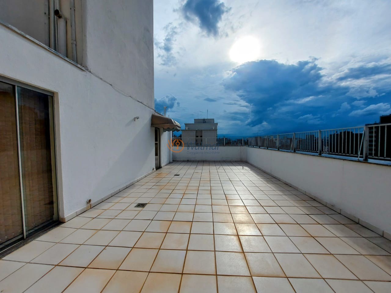 Imperdível! Apartamento à venda no Cambuí em Campinas-SP, 3 quartos, 1 suíte, 2 salas, 4 banheiros, 2 vagas, 144,16 m².