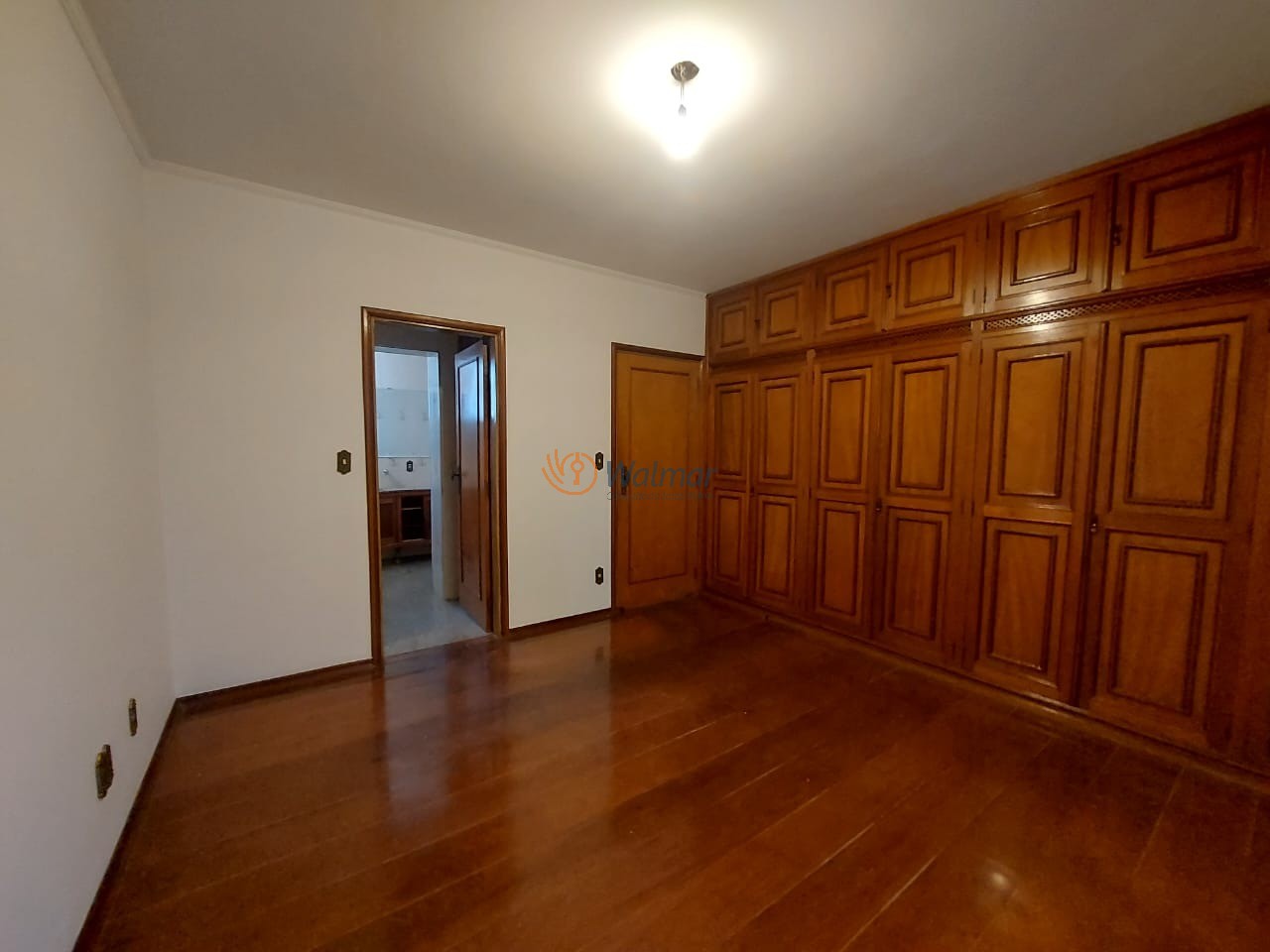 Imperdível! Apartamento à venda no Cambuí em Campinas-SP, 3 quartos, 1 suíte, 2 salas, 4 banheiros, 2 vagas, 144,16 m².