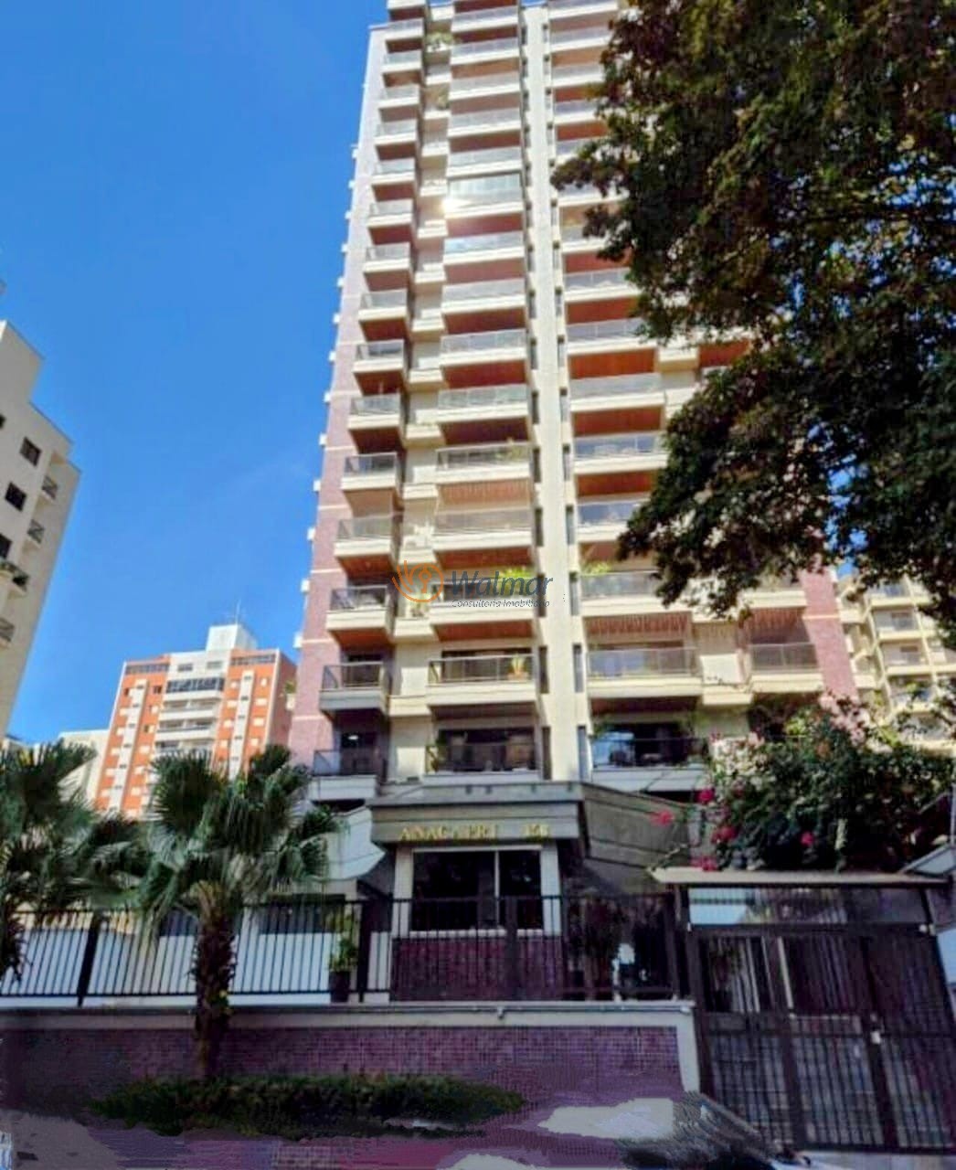 Apartamento de alto padrão à venda no Cambuí, Campinas-SP: 3 quartos, 1 suíte, 3 salas, 4 banheiros, 2 vagas, 138,78 m².