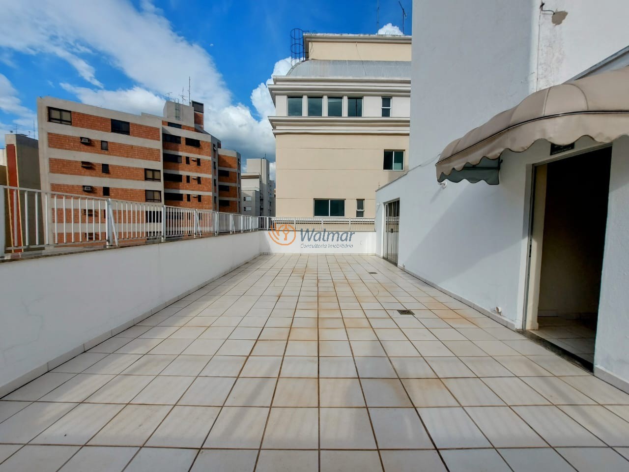 Imperdível! Apartamento à venda no Cambuí em Campinas-SP, 3 quartos, 1 suíte, 2 salas, 4 banheiros, 2 vagas, 144,16 m².