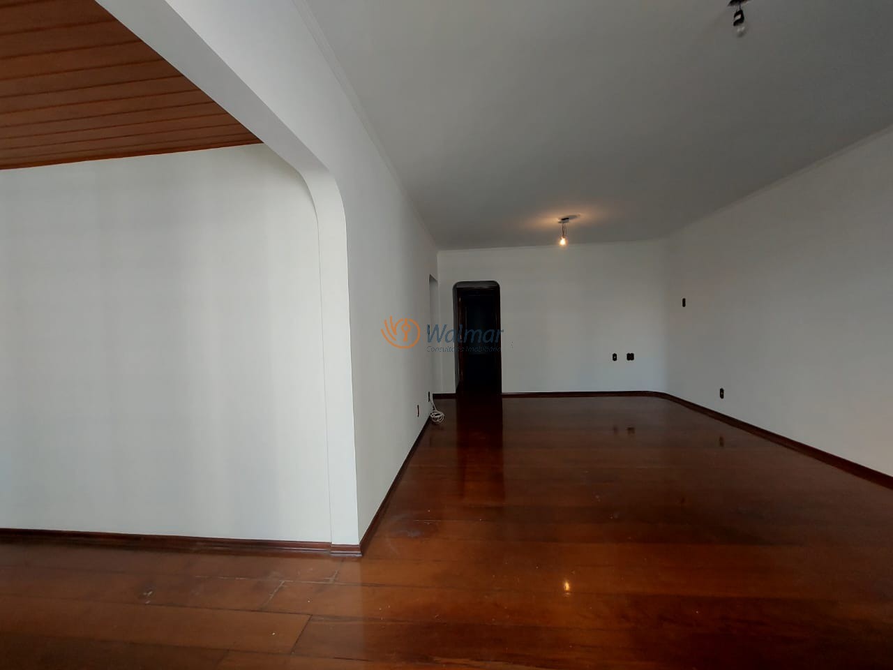 Imperdível! Apartamento à venda no Cambuí em Campinas-SP, 3 quartos, 1 suíte, 2 salas, 4 banheiros, 2 vagas, 144,16 m².