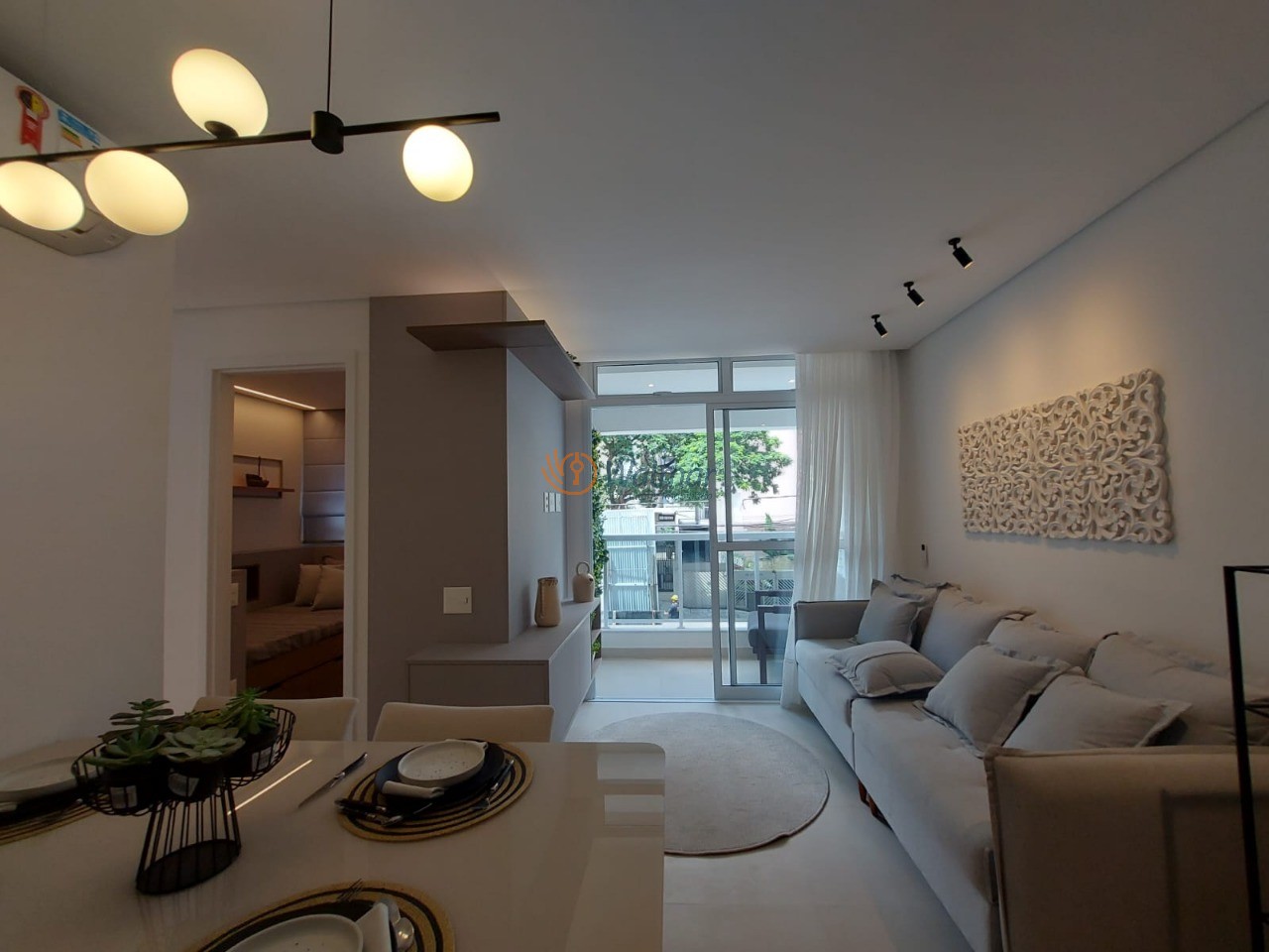Apartamento à venda no Cambuí, Campinas-SP: 1 quarto, 2 salas, 1 banheiro, 1 vaga de garagem, 39,98 m² de área.