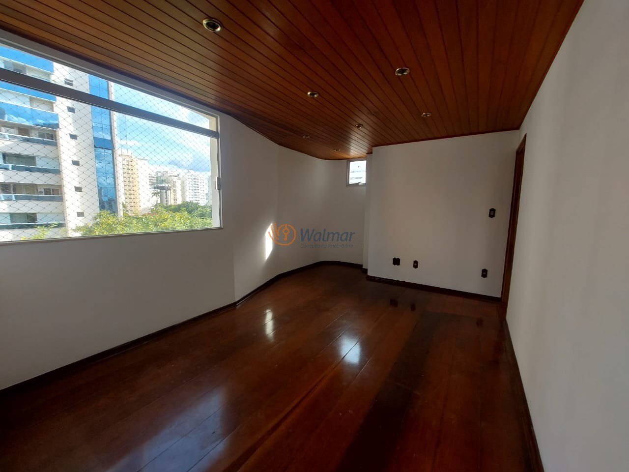 Imperdível! Apartamento à venda no Cambuí em Campinas-SP, 3 quartos, 1 suíte, 2 salas, 4 banheiros, 2 vagas, 144,16 m².