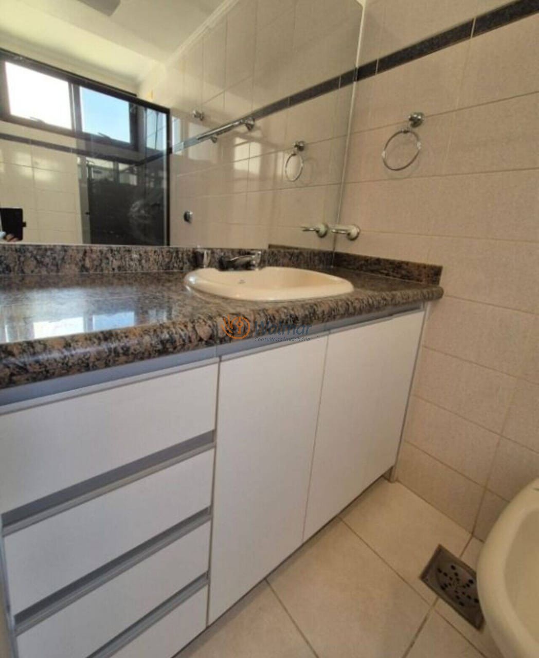 Apartamento de alto padrão à venda no Cambuí, Campinas-SP: 3 quartos, 1 suíte, 3 salas, 4 banheiros, 2 vagas, 138,78 m².