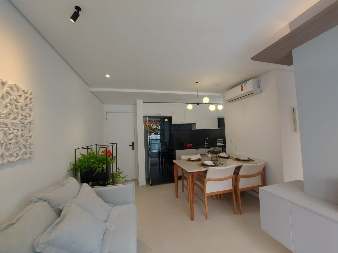 Apartamento à venda no Cambuí, Campinas-SP: 1 quarto, 2 salas, 1 banheiro, 1 vaga de garagem, 39,98 m² de área.