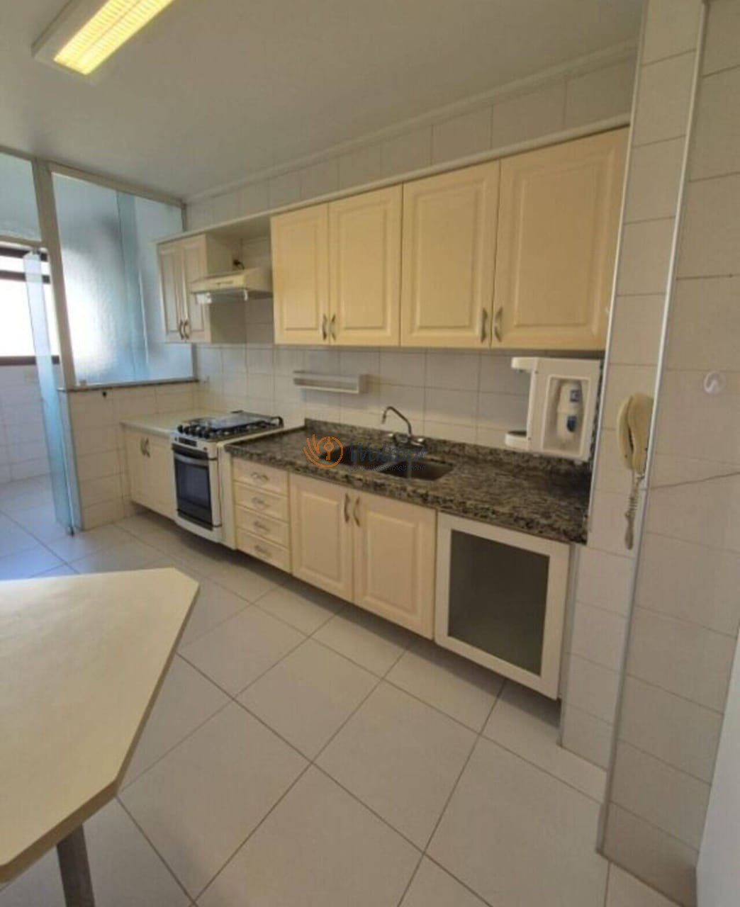 Apartamento de alto padrão à venda no Cambuí, Campinas-SP: 3 quartos, 1 suíte, 3 salas, 4 banheiros, 2 vagas, 138,78 m².