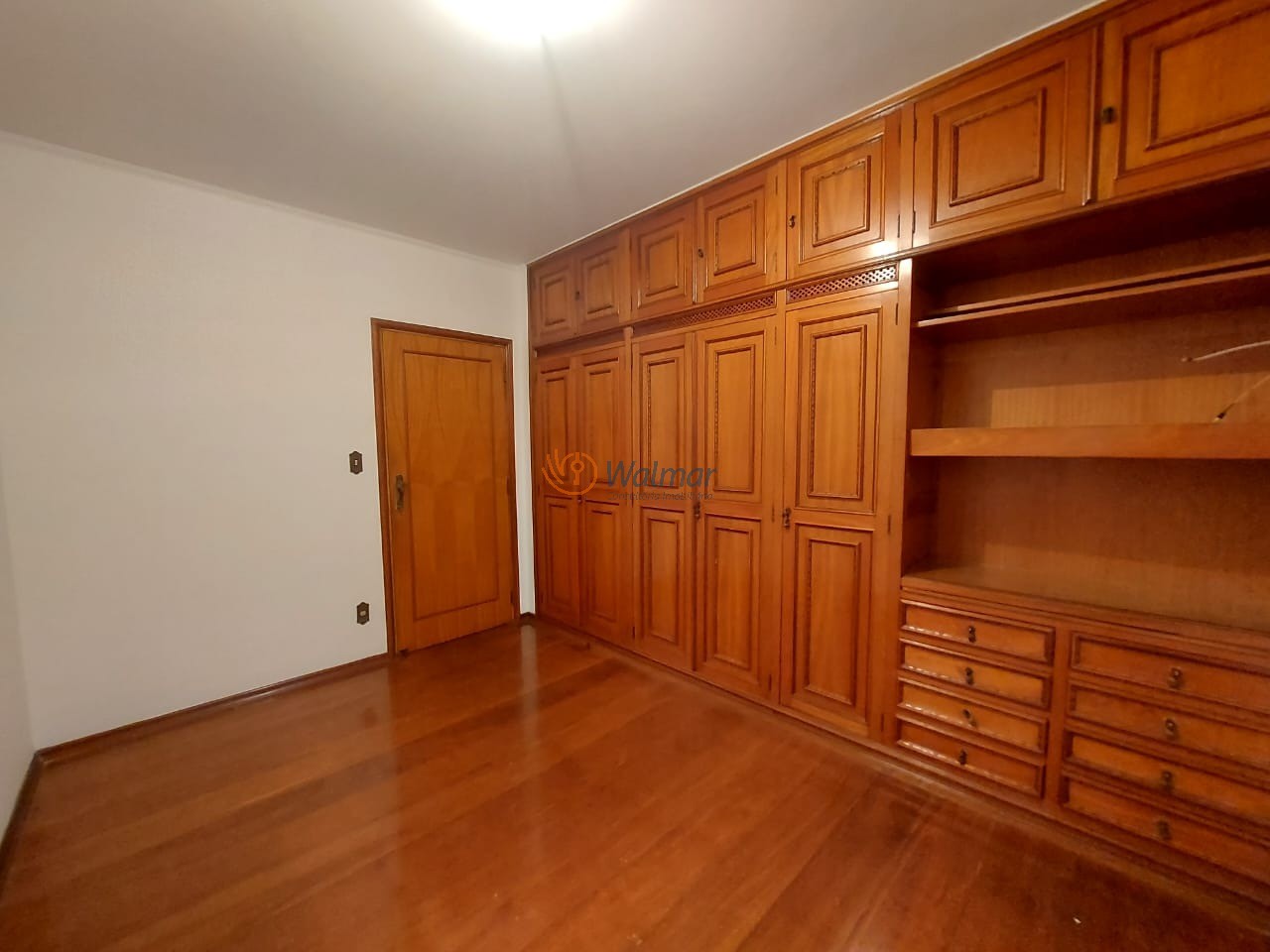 Imperdível! Apartamento à venda no Cambuí em Campinas-SP, 3 quartos, 1 suíte, 2 salas, 4 banheiros, 2 vagas, 144,16 m².