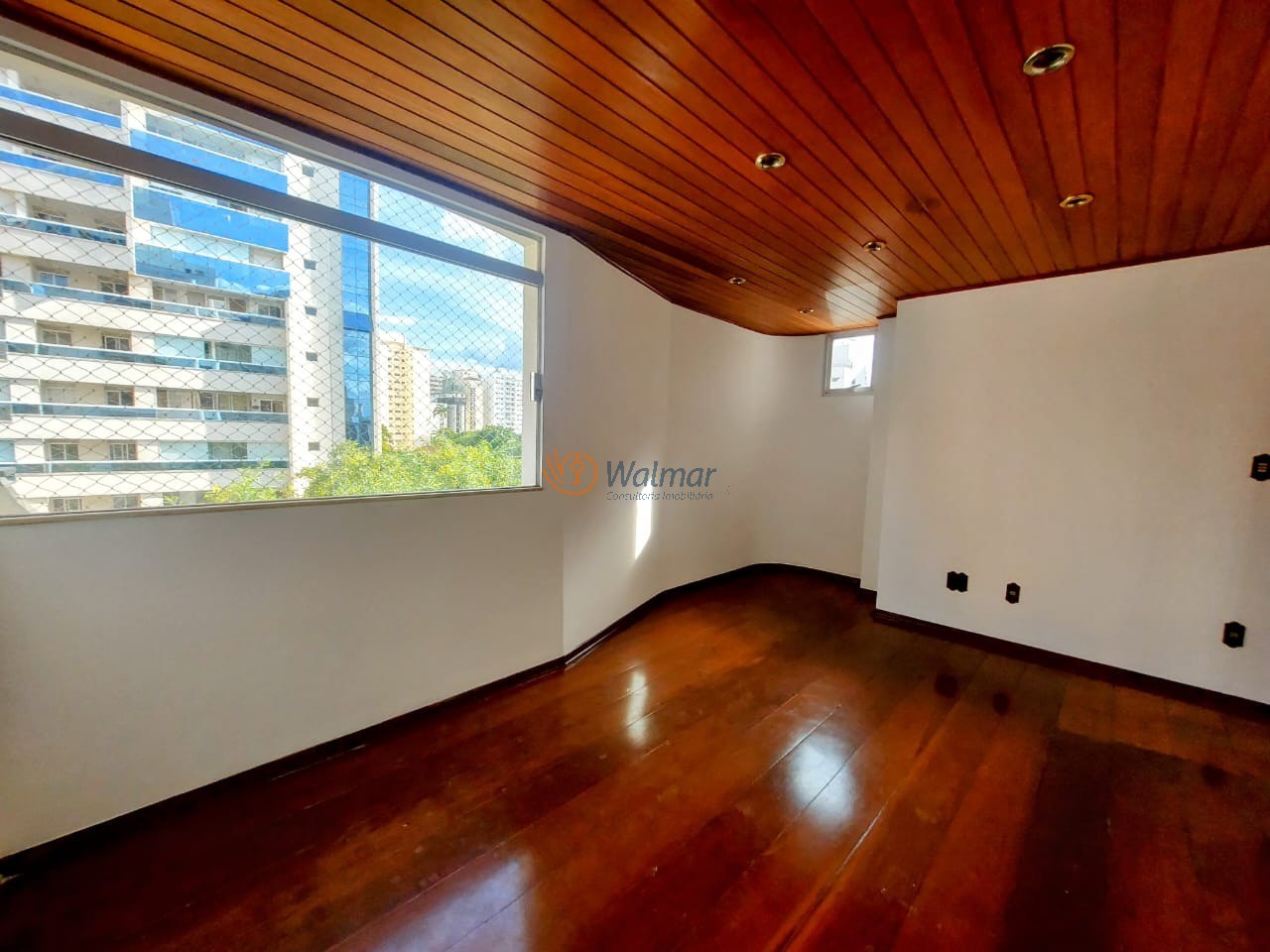 Imperdível! Apartamento à venda no Cambuí em Campinas-SP, 3 quartos, 1 suíte, 2 salas, 4 banheiros, 2 vagas, 144,16 m².