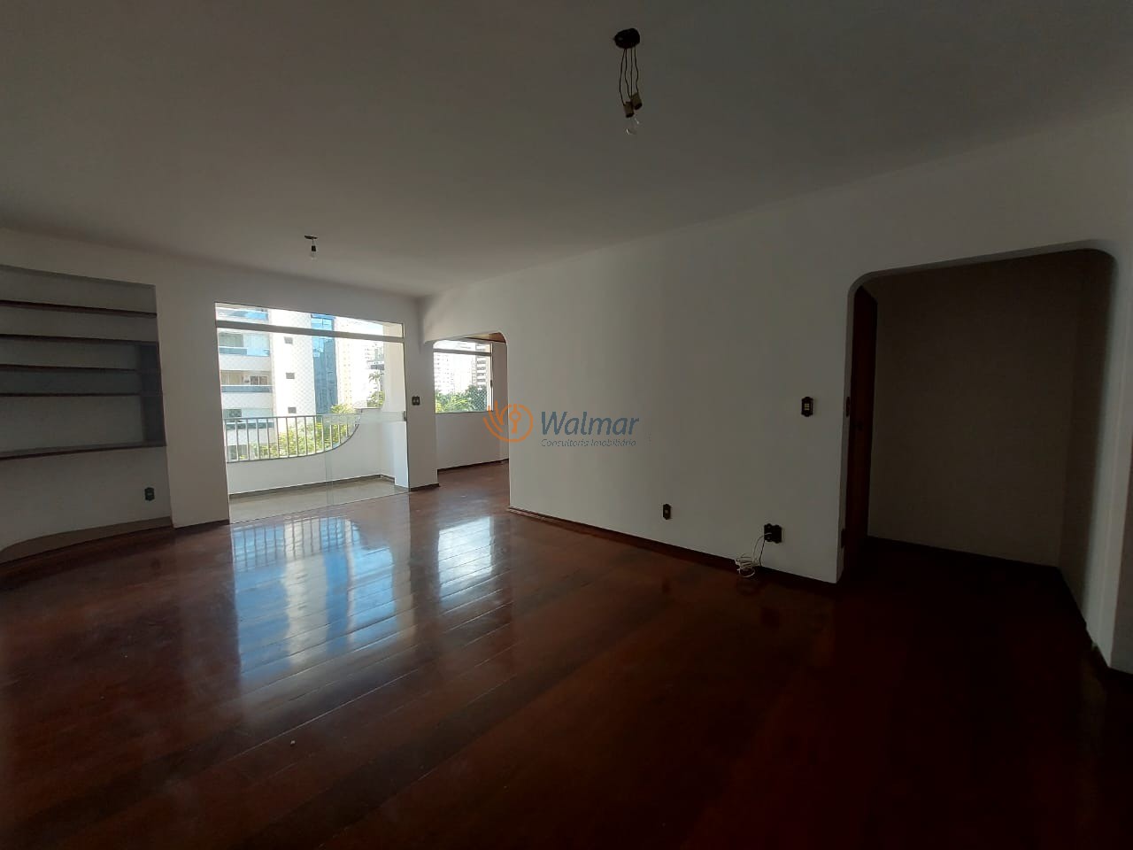 Imperdível! Apartamento à venda no Cambuí em Campinas-SP, 3 quartos, 1 suíte, 2 salas, 4 banheiros, 2 vagas, 144,16 m².