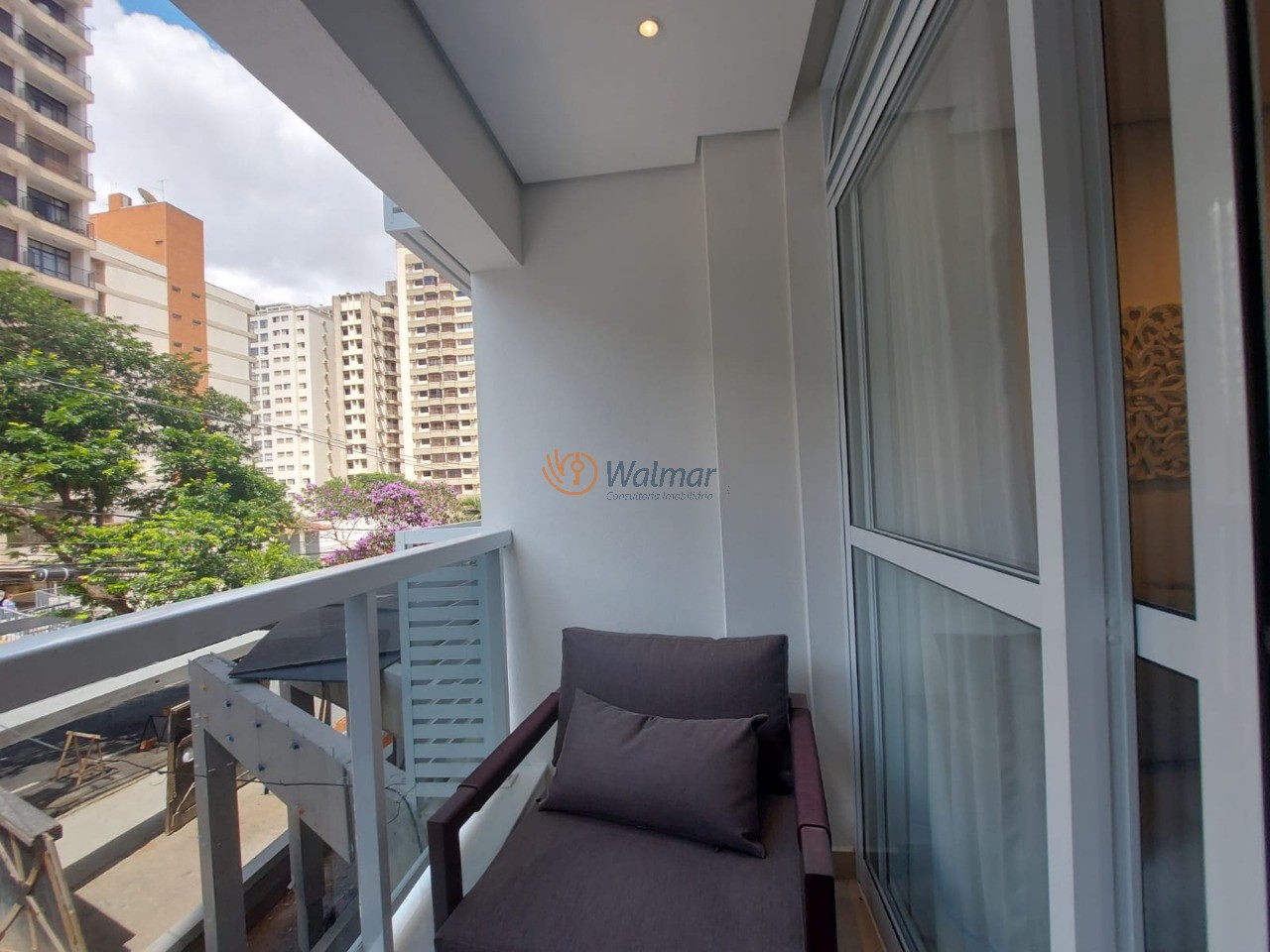 Apartamento à venda no Cambuí, Campinas-SP: 1 quarto, 2 salas, 1 banheiro, 1 vaga de garagem, 39,98 m² de área.