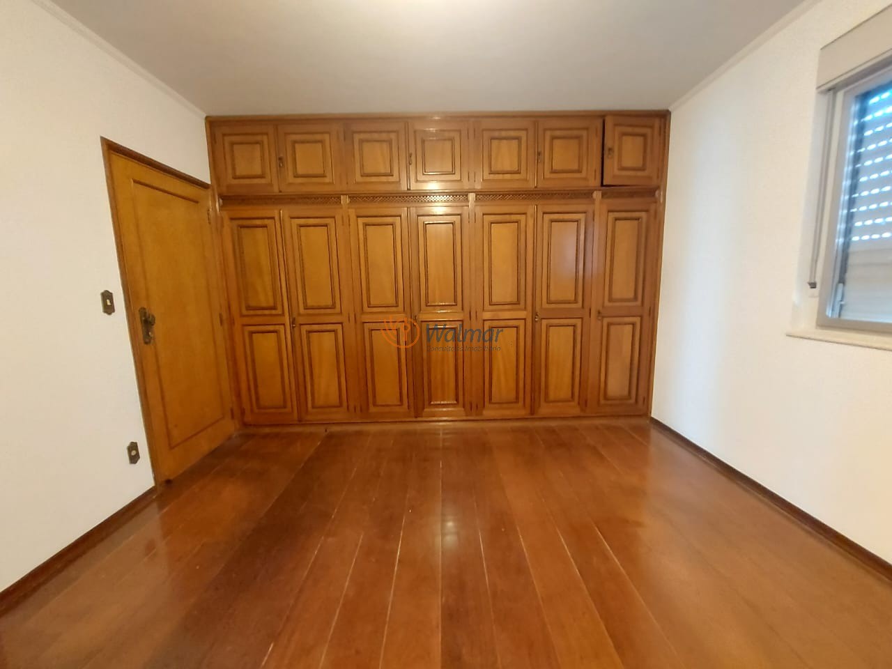 Imperdível! Apartamento à venda no Cambuí em Campinas-SP, 3 quartos, 1 suíte, 2 salas, 4 banheiros, 2 vagas, 144,16 m².