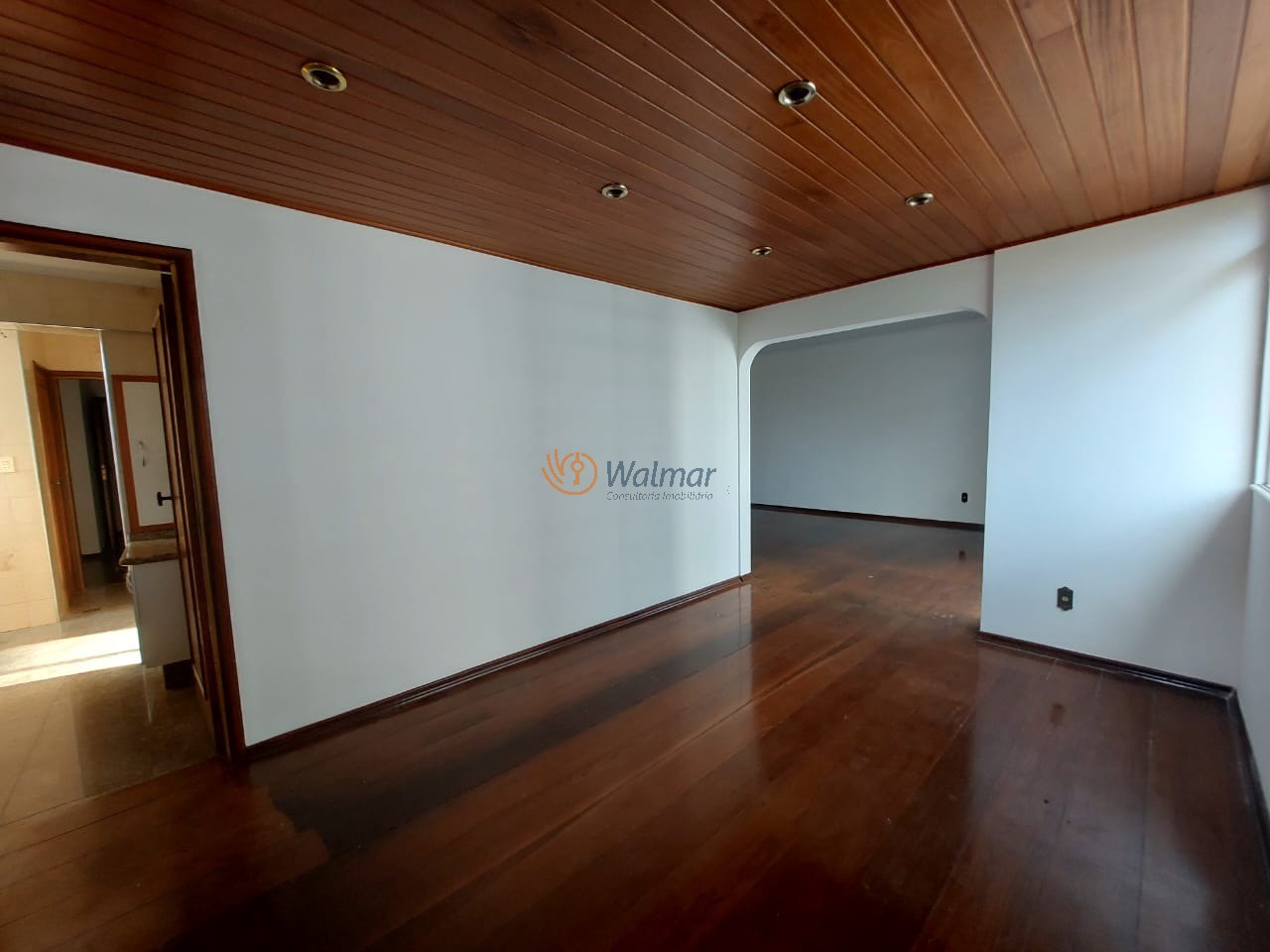 Imperdível! Apartamento à venda no Cambuí em Campinas-SP, 3 quartos, 1 suíte, 2 salas, 4 banheiros, 2 vagas, 144,16 m².
