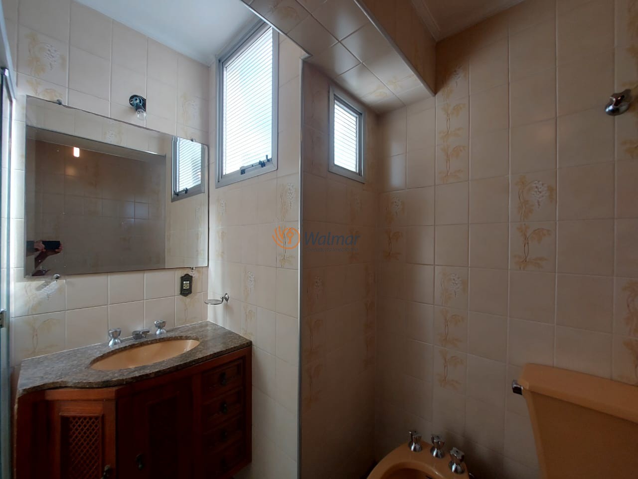 Imperdível! Apartamento à venda no Cambuí em Campinas-SP, 3 quartos, 1 suíte, 2 salas, 4 banheiros, 2 vagas, 144,16 m².