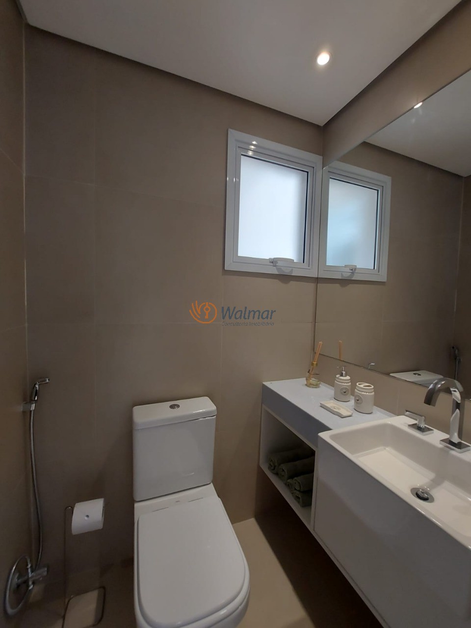 Apartamento à venda no Cambuí, Campinas-SP: 1 quarto, 2 salas, 1 banheiro, 1 vaga de garagem, 39,98 m² de área.