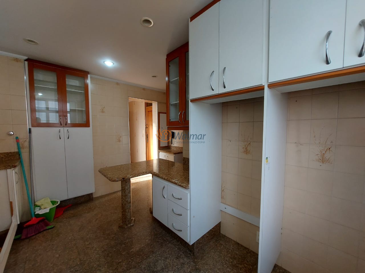 Imperdível! Apartamento à venda no Cambuí em Campinas-SP, 3 quartos, 1 suíte, 2 salas, 4 banheiros, 2 vagas, 144,16 m².