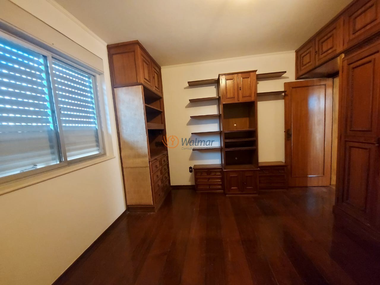 Imperdível! Apartamento à venda no Cambuí em Campinas-SP, 3 quartos, 1 suíte, 2 salas, 4 banheiros, 2 vagas, 144,16 m².