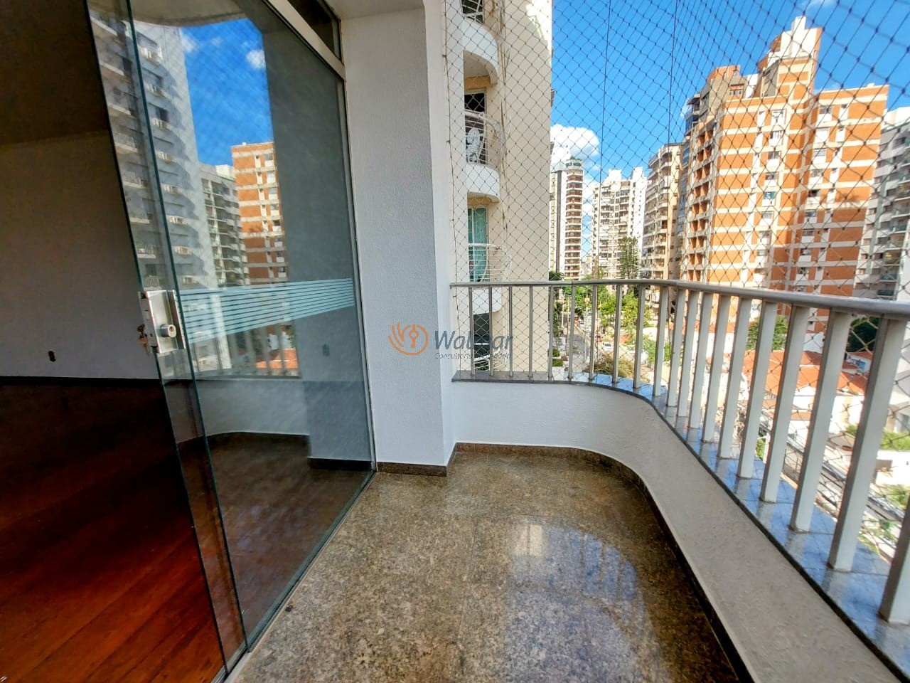 Imperdível! Apartamento à venda no Cambuí em Campinas-SP, 3 quartos, 1 suíte, 2 salas, 4 banheiros, 2 vagas, 144,16 m².