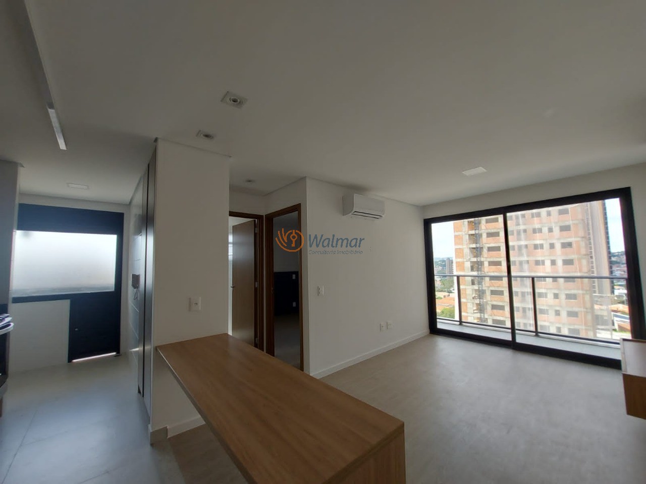 Apartamento de luxo à venda no Cambuí, Campinas-SP: 1 quarto, 1 suíte, 3 salas, 2 banheiros, 1 vaga, 51m². Venha conferir!