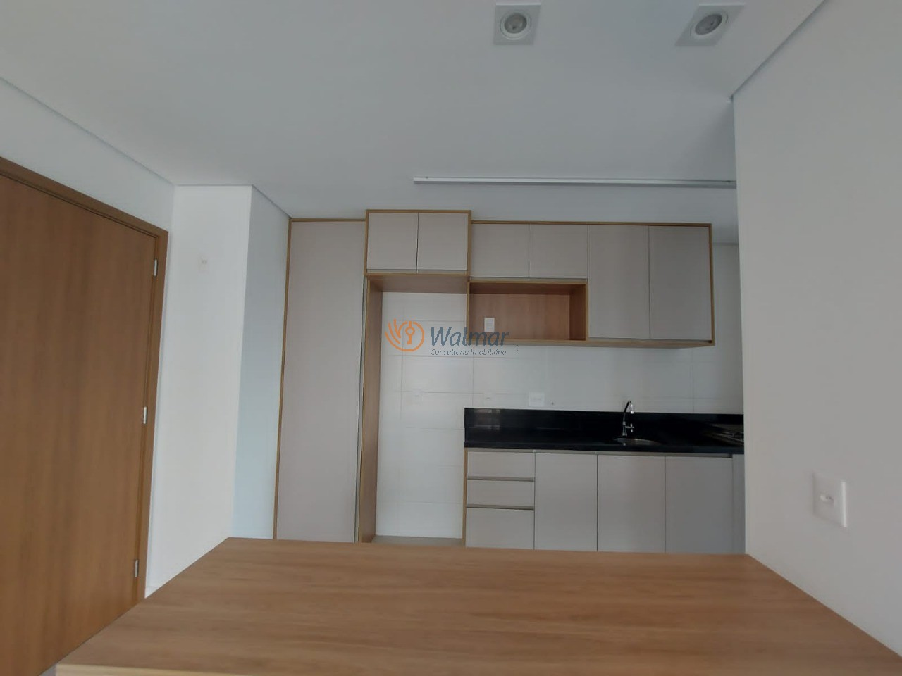 Apartamento de luxo à venda no Cambuí, Campinas-SP: 1 quarto, 1 suíte, 3 salas, 2 banheiros, 1 vaga, 51m². Venha conferir!