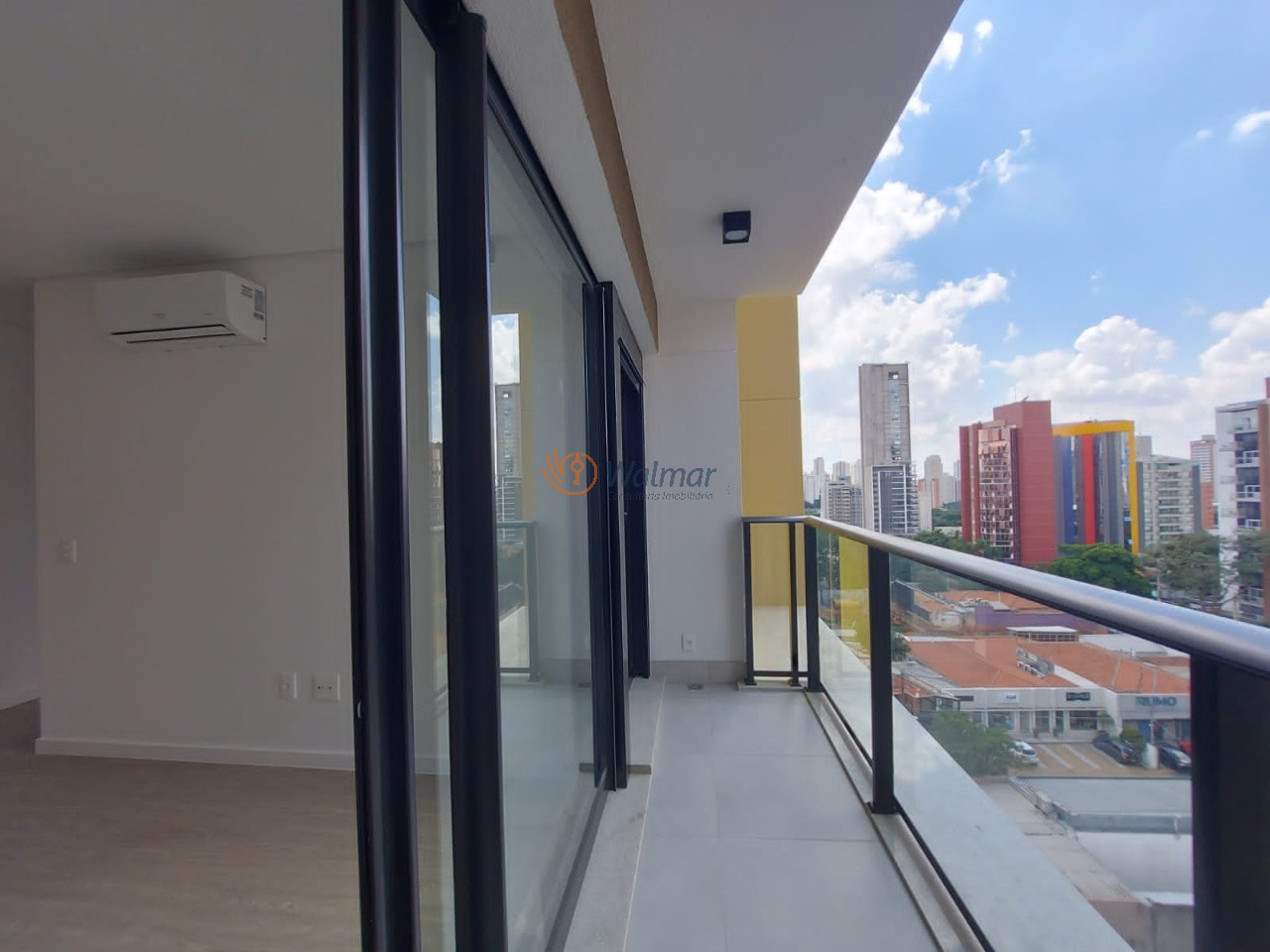 Apartamento de luxo à venda no Cambuí, Campinas-SP: 1 quarto, 1 suíte, 3 salas, 2 banheiros, 1 vaga, 51m². Venha conferir!