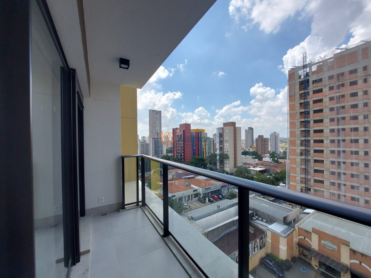Apartamento de luxo à venda no Cambuí, Campinas-SP: 1 quarto, 1 suíte, 3 salas, 2 banheiros, 1 vaga, 51m². Venha conferir!