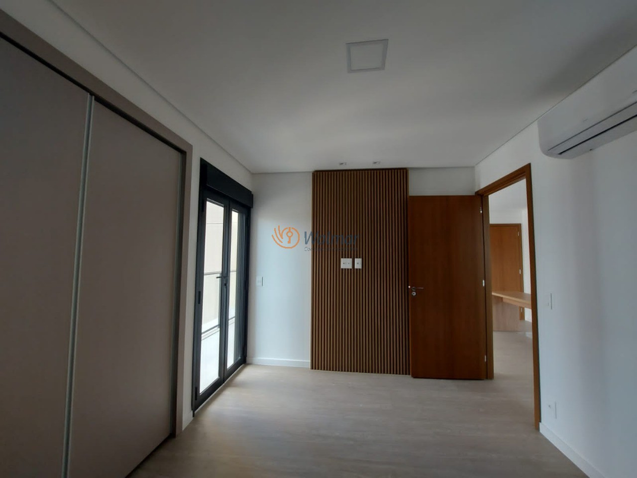 Apartamento de luxo à venda no Cambuí, Campinas-SP: 1 quarto, 1 suíte, 3 salas, 2 banheiros, 1 vaga, 51m². Venha conferir!