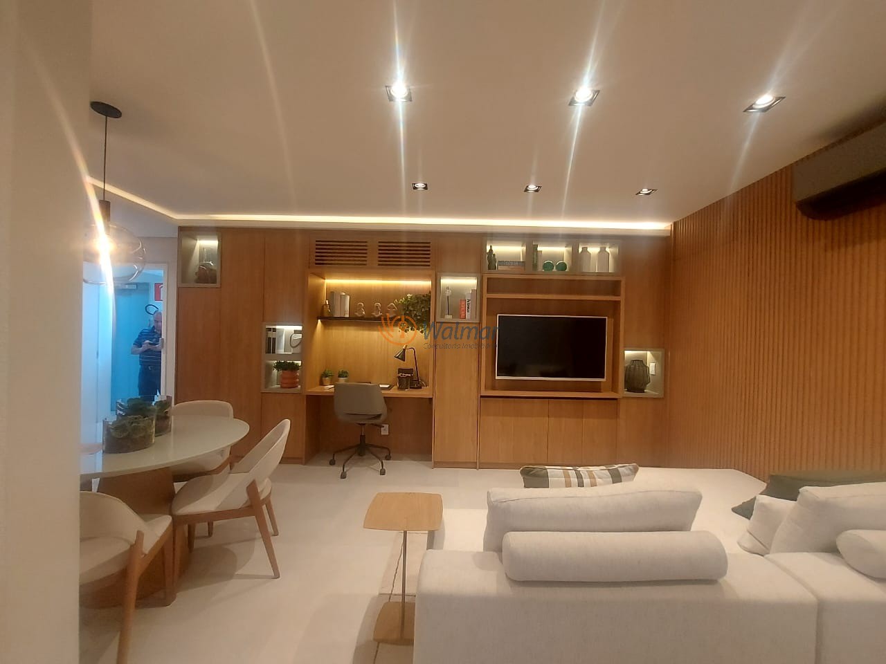 Apartamento de alto padrão no Cambuí, Campinas-SP: 1 quarto, 1 suíte, 2 salas, 2 banheiros, 2 vagas de garagem, 51,67m².