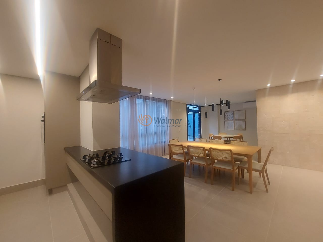 Apartamento de alto padrão no Cambuí, Campinas-SP: 1 quarto, 1 suíte, 2 salas, 2 banheiros, 2 vagas de garagem, 51,67m².