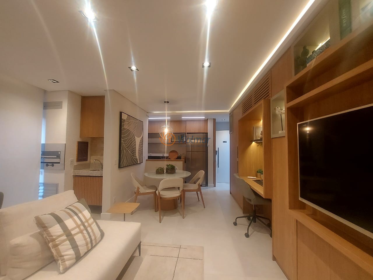 Apartamento de alto padrão no Cambuí, Campinas-SP: 1 quarto, 1 suíte, 2 salas, 2 banheiros, 2 vagas de garagem, 51,67m².