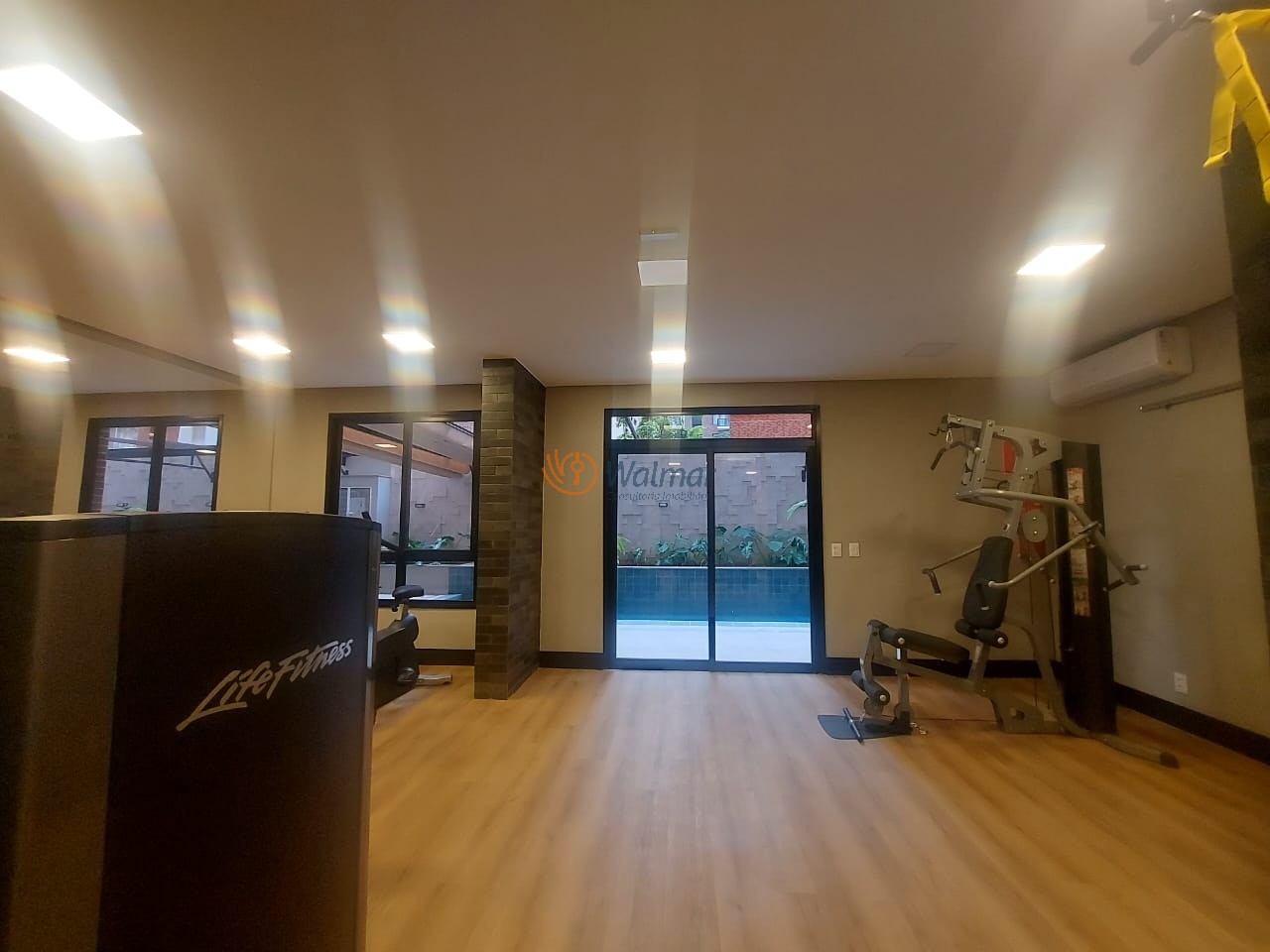 Apartamento de alto padrão no Cambuí, Campinas-SP: 1 quarto, 1 suíte, 2 salas, 2 banheiros, 2 vagas de garagem, 51,67m².