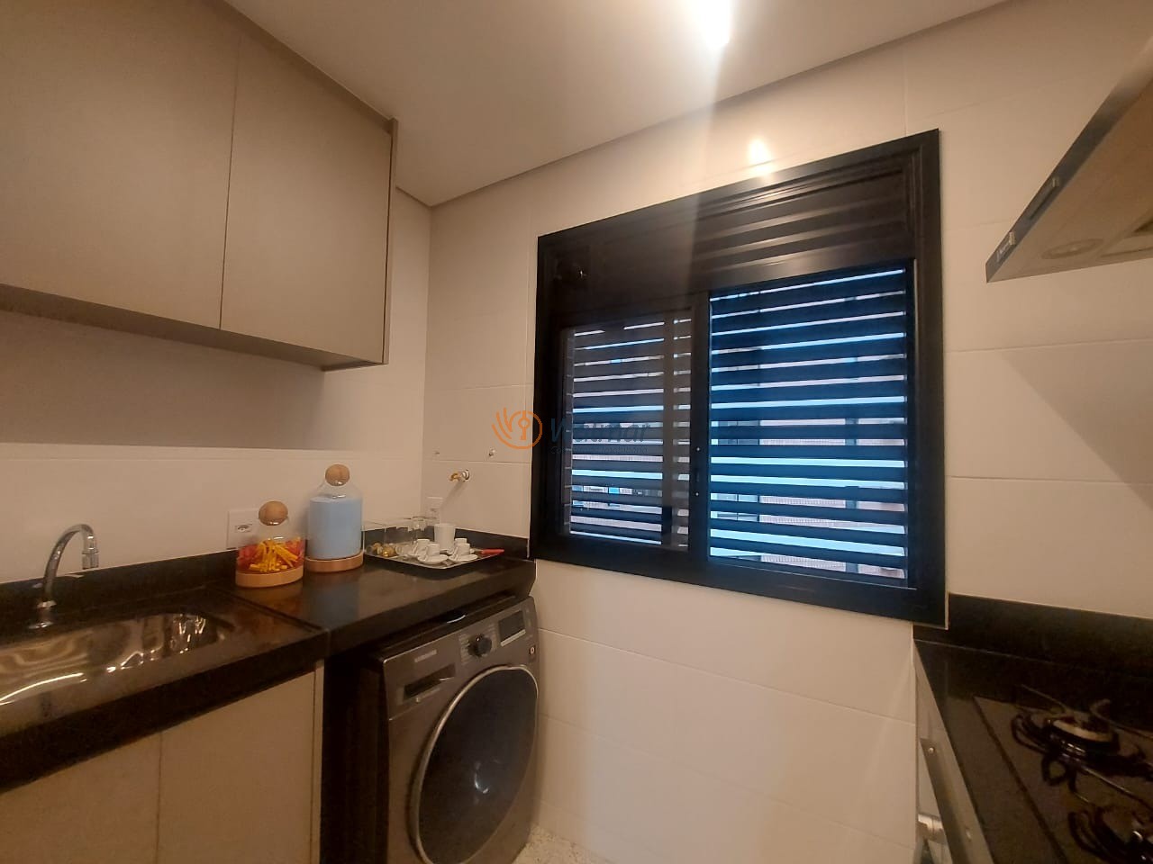 Apartamento de alto padrão no Cambuí, Campinas-SP: 1 quarto, 1 suíte, 2 salas, 2 banheiros, 2 vagas de garagem, 51,67m².