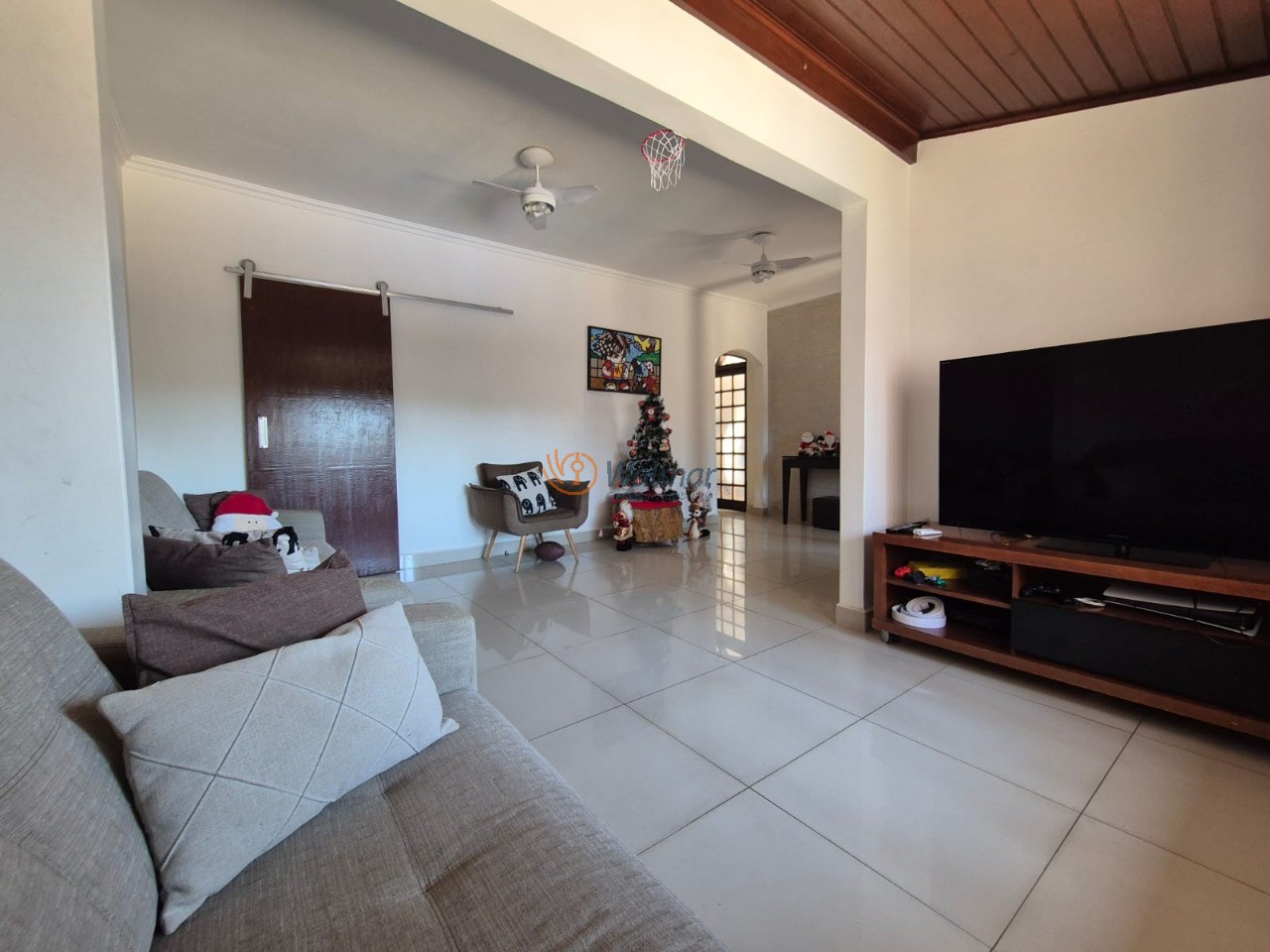 Casa, 3 quartos, 290 m² - Foto 1