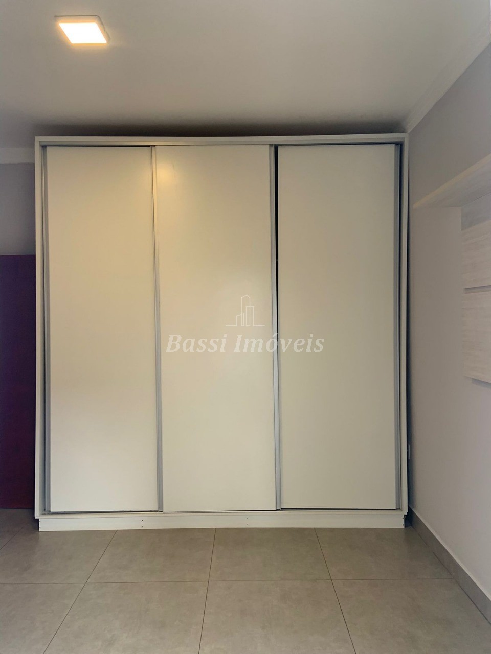 Casa em Condomínio à Venda em Mogi Mirim-SP - 3 Quartos, 1 Suíte, 3 Salas, 2 Banheiros, 4 Vagas - Jardim Alvorada - 210m²