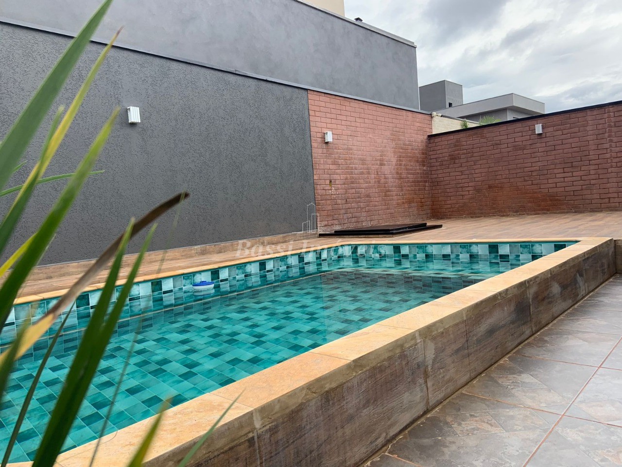 Casa em Condomínio à Venda em Mogi Mirim-SP - 3 Quartos, 1 Suíte, 3 Salas, 2 Banheiros, 4 Vagas - Jardim Alvorada - 210m²
