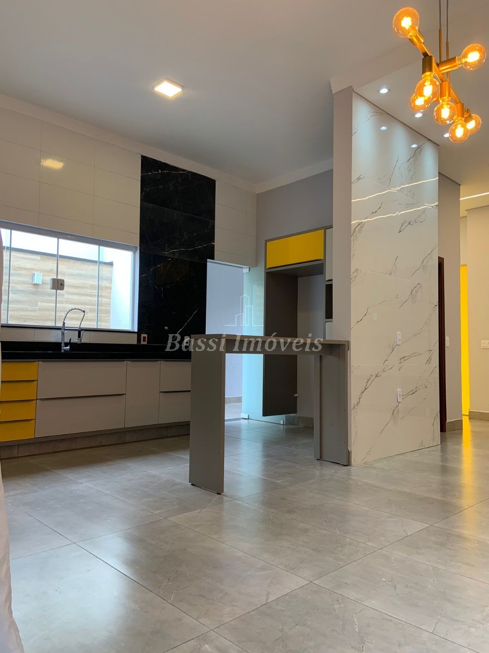 Casa em Condomínio à Venda em Mogi Mirim-SP - 3 Quartos, 1 Suíte, 3 Salas, 2 Banheiros, 4 Vagas - Jardim Alvorada - 210m²