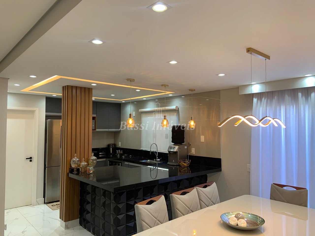 Imperdível Casa em Condomínio de Luxo em Mogi Guaçu-SP, Jardim Progresso: 4 Quartos, 4 Suítes, 2 Salas, 2 Vagas, 193m²!