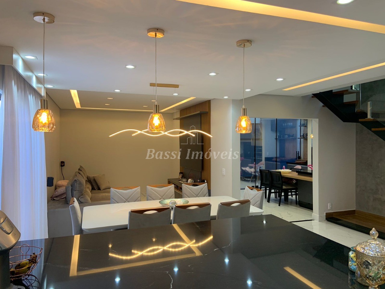 Imperdível Casa em Condomínio de Luxo em Mogi Guaçu-SP, Jardim Progresso: 4 Quartos, 4 Suítes, 2 Salas, 2 Vagas, 193m²!