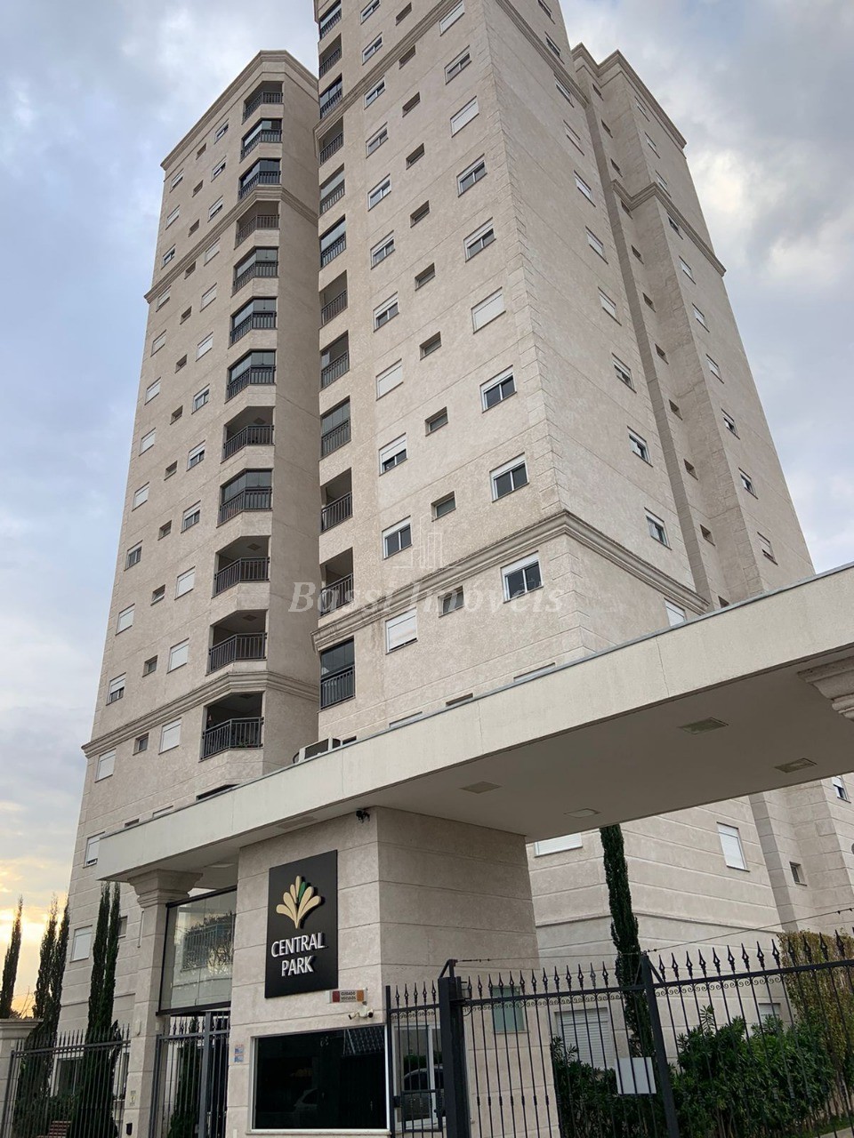 Apartamento à venda em Mogi Guaçu-SP, Residencial Central Park: 3 quartos, 1 suíte, 2 salas, 1 vaga, 80m². Venha conferir!