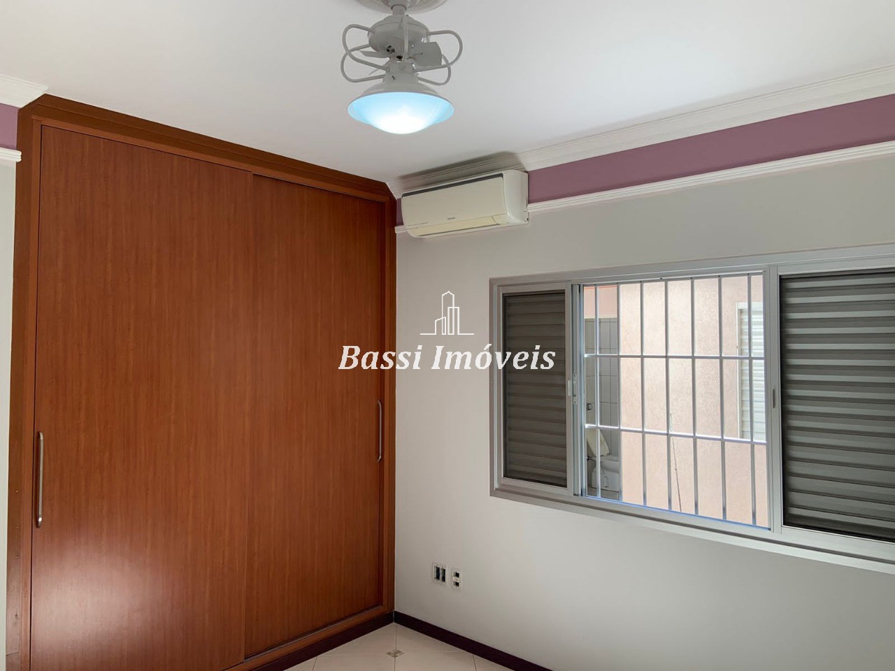 Espetacular casa à venda em Mogi Guaçu-SP, Recanto do Itamaracá: 3 quartos, 3 suítes, 3 salas, 2 vagas de garagem, 240m².