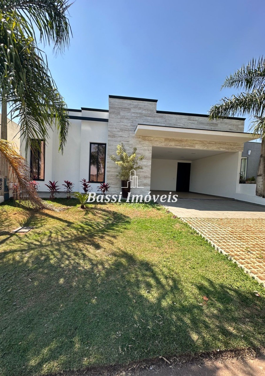 Casa de Alto Padrão em Condomínio - 3 quartos, 1 suíte, 3 salas - Residencial Palm Park, Estiva Gerbi-SP - 228m²