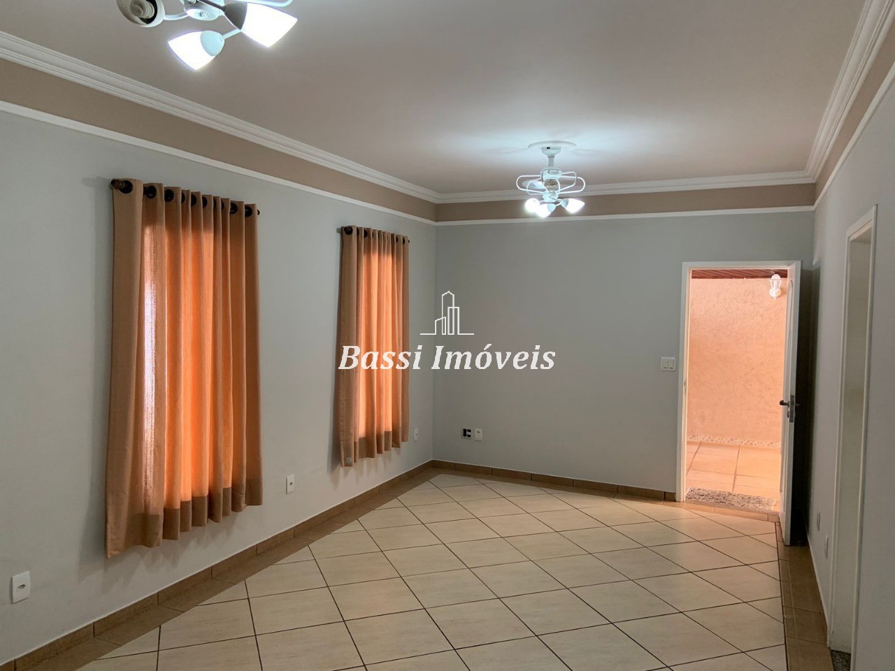 Espetacular casa à venda em Mogi Guaçu-SP, Recanto do Itamaracá: 3 quartos, 3 suítes, 3 salas, 2 vagas de garagem, 240m².