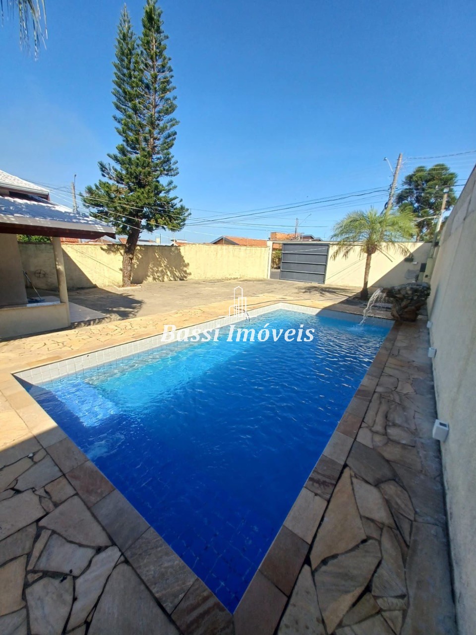 Casa à Venda em Mogi Guaçu-SP, Jardim Planalto Verde: 3 Quartos, 2 Salas, 2 Vagas de Garagem, 248m² de Área